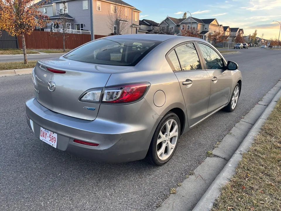 Mazda 3 2010 photo 3