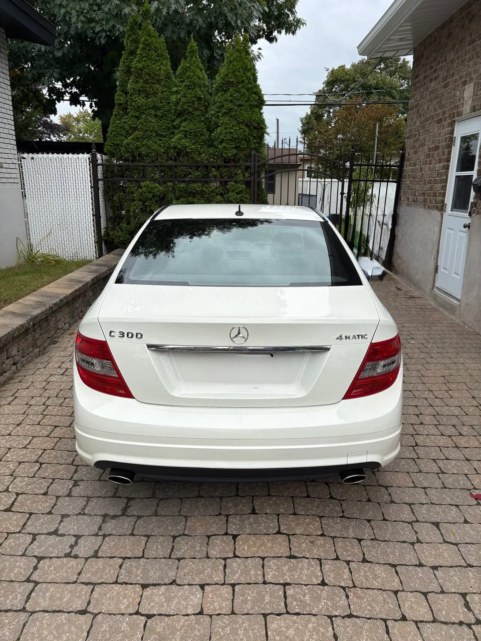 Mercedes-Benz C300 2008 photo 2
