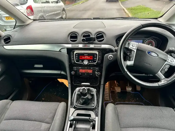 Ford Galaxy 2014 photo 3
