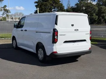 Ford Transit 2026 photo 5