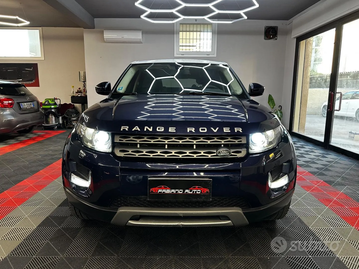 Land Rover Range Rover Evoque 2015 photo 2