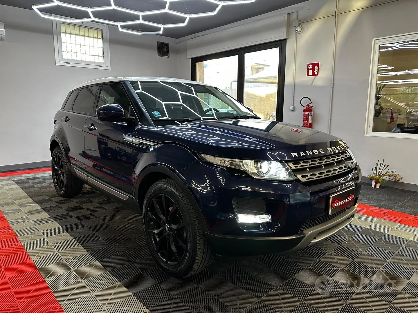 Land Rover Range Rover Evoque 2015 photo 3