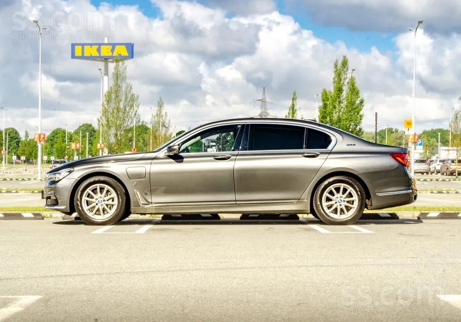 BMW 740 2017 photo 5