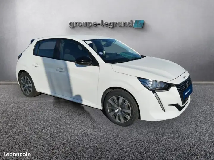 Peugeot 208 2023 photo 3