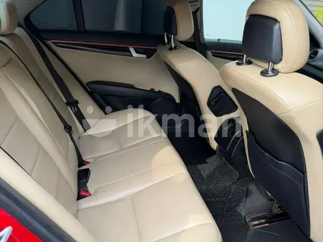 Mercedes-Benz C220 2014 photo 4