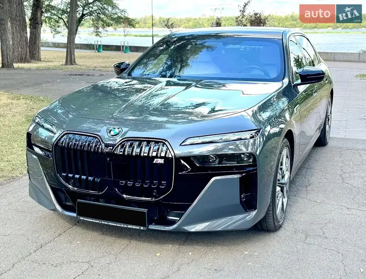 BMW 7 Series 2025 photo 3