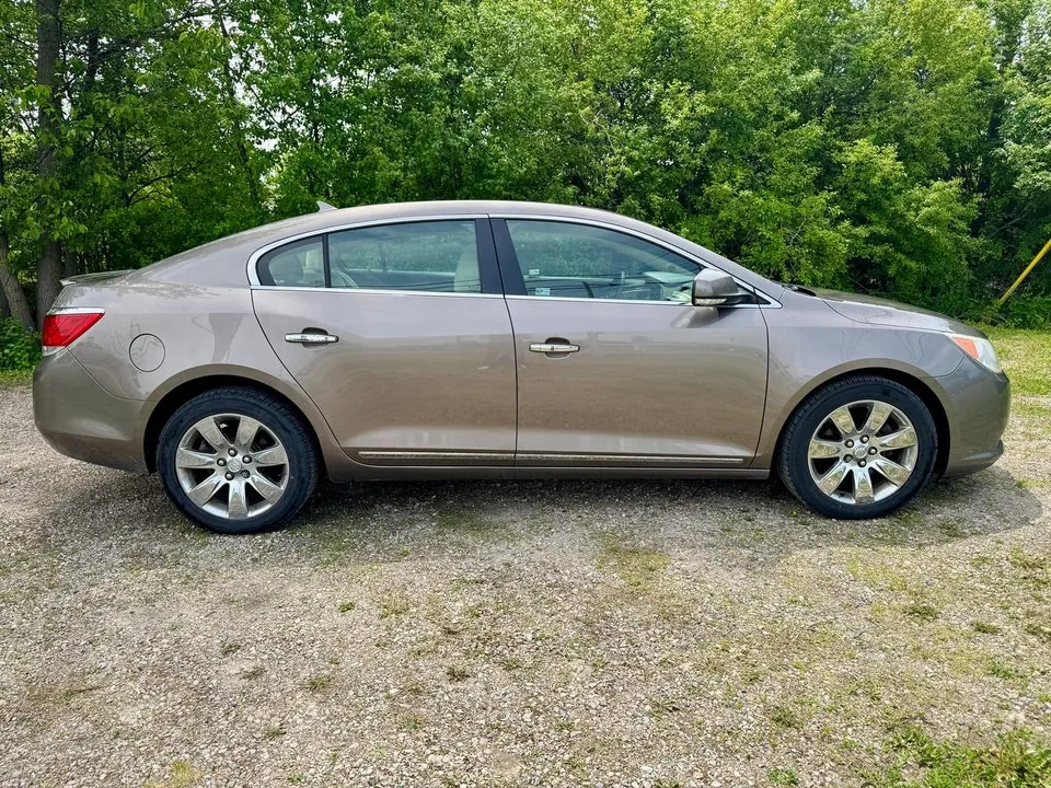 Buick Lacrosse 2012 photo 2