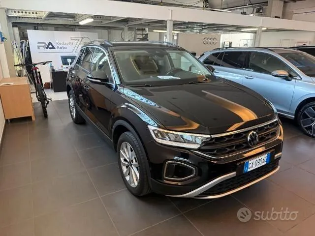 Volkswagen T-Roc 2024 photo 2