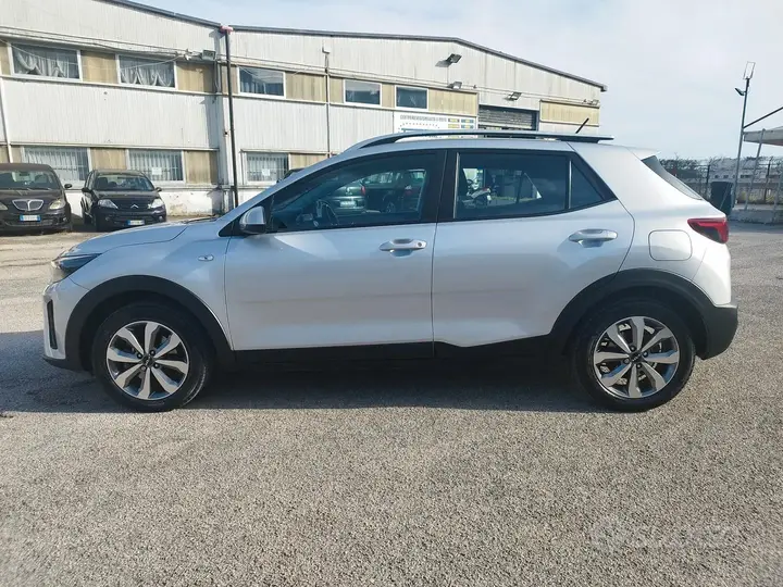 Kia Stonic 2023 photo 4