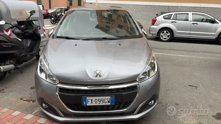 Peugeot 208 2019 photo 3