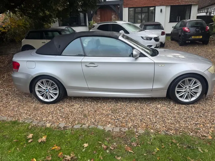 BMW 1 Series 2009 photo 3