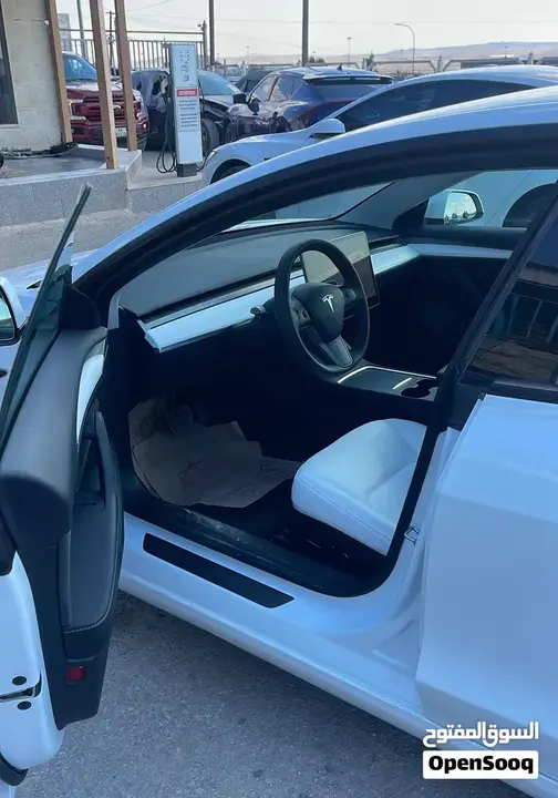 Tesla Model 3 2022 photo 2