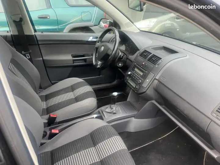 Volkswagen Polo 2009 photo 3