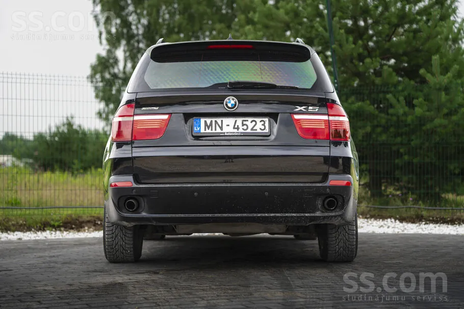 BMW X5 2010 photo 5