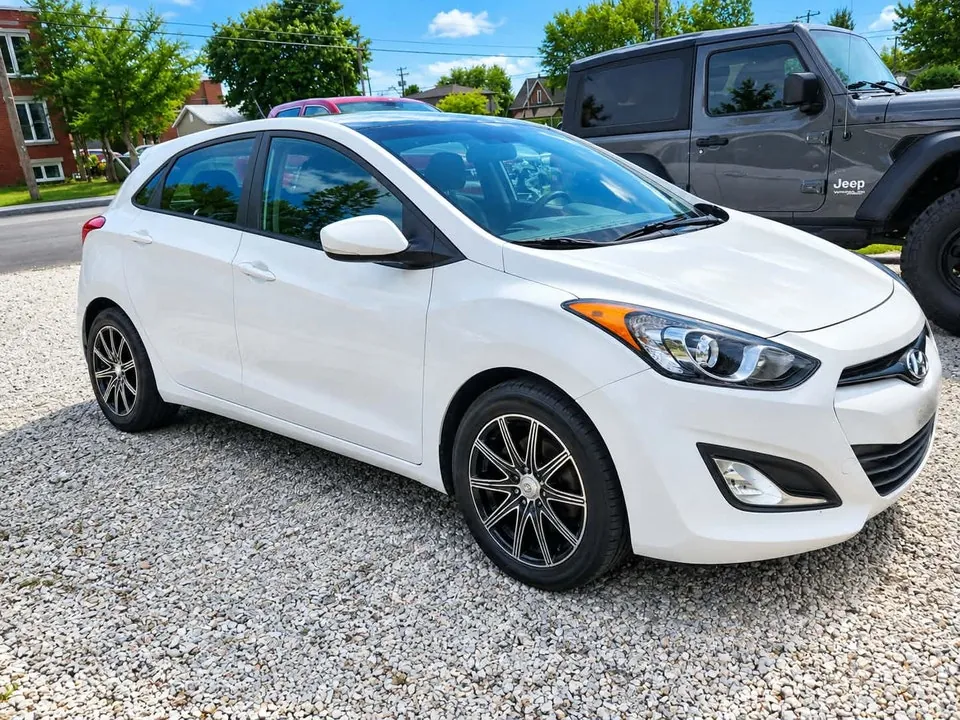 Hyundai Elantra 2014 photo 3