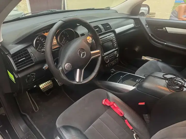 Mercedes-Benz R-Class