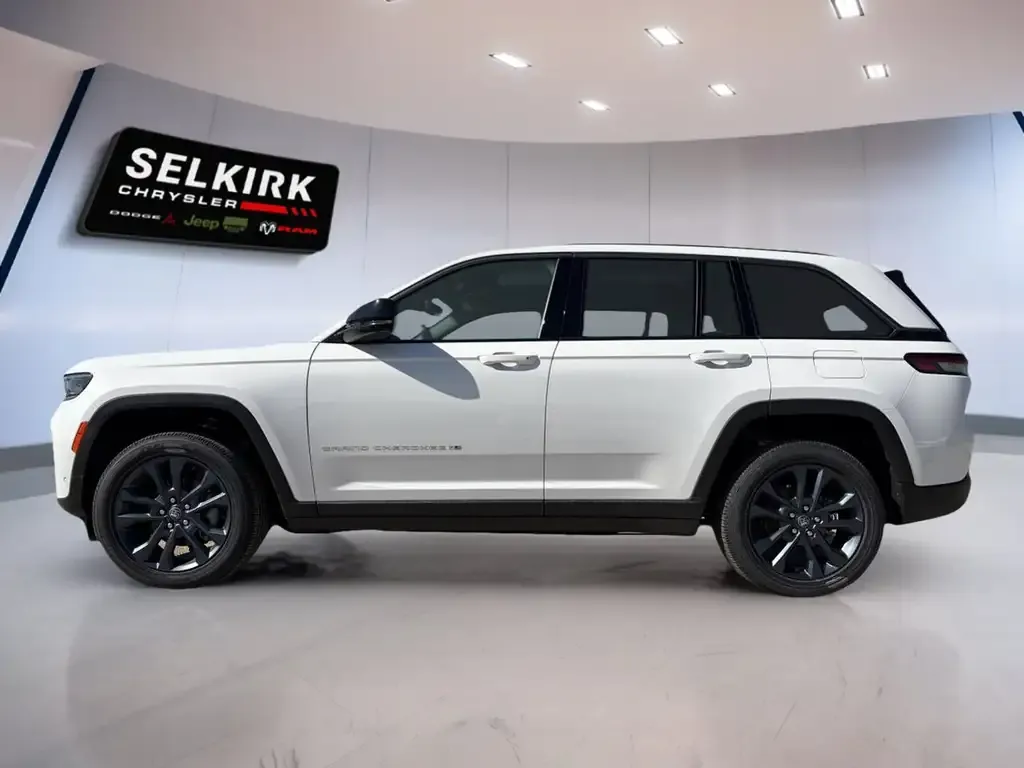 Jeep Grand Cherokee 2026 photo 3