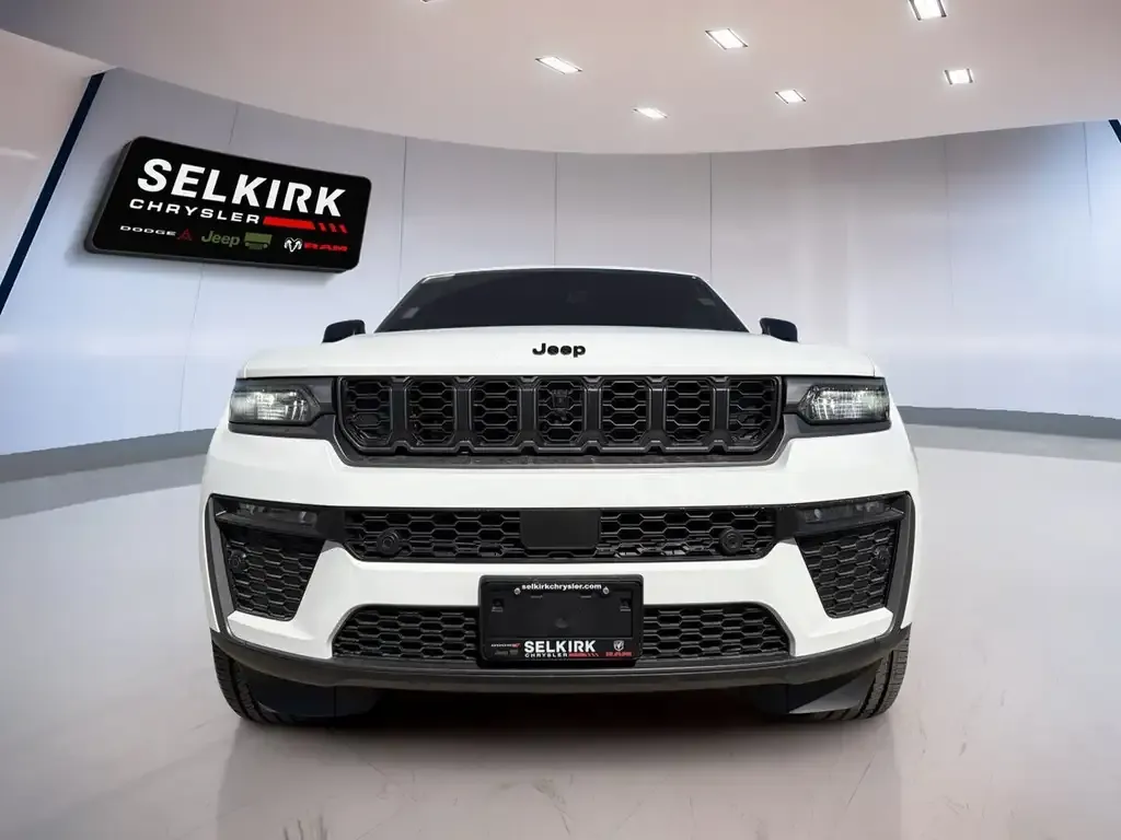 Jeep Grand Cherokee 2026 photo 2