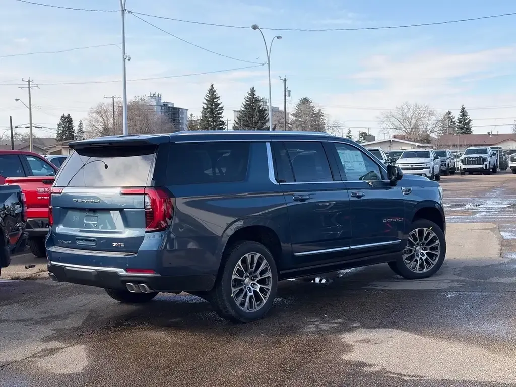GMC Yukon Xl 2026 photo 3