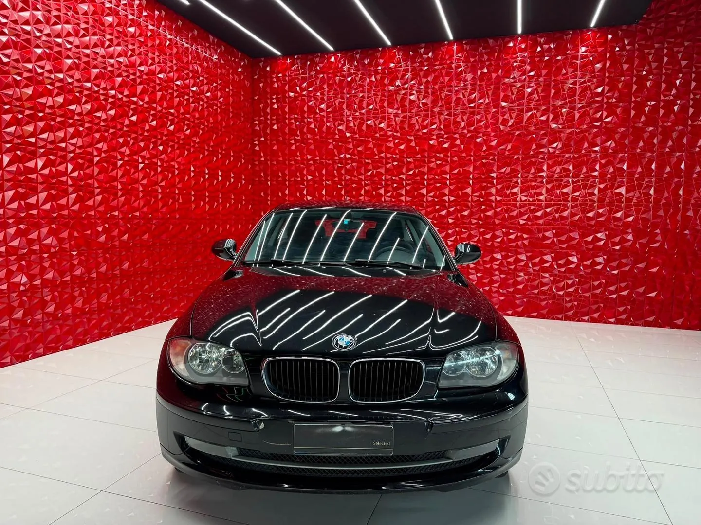 BMW 118D 2009 photo 2