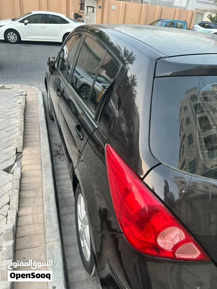 Nissan Tiida 2012 photo 3