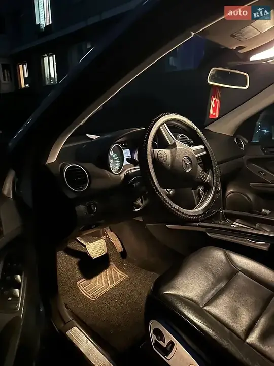 Mercedes-Benz M-Class 2011 photo 5