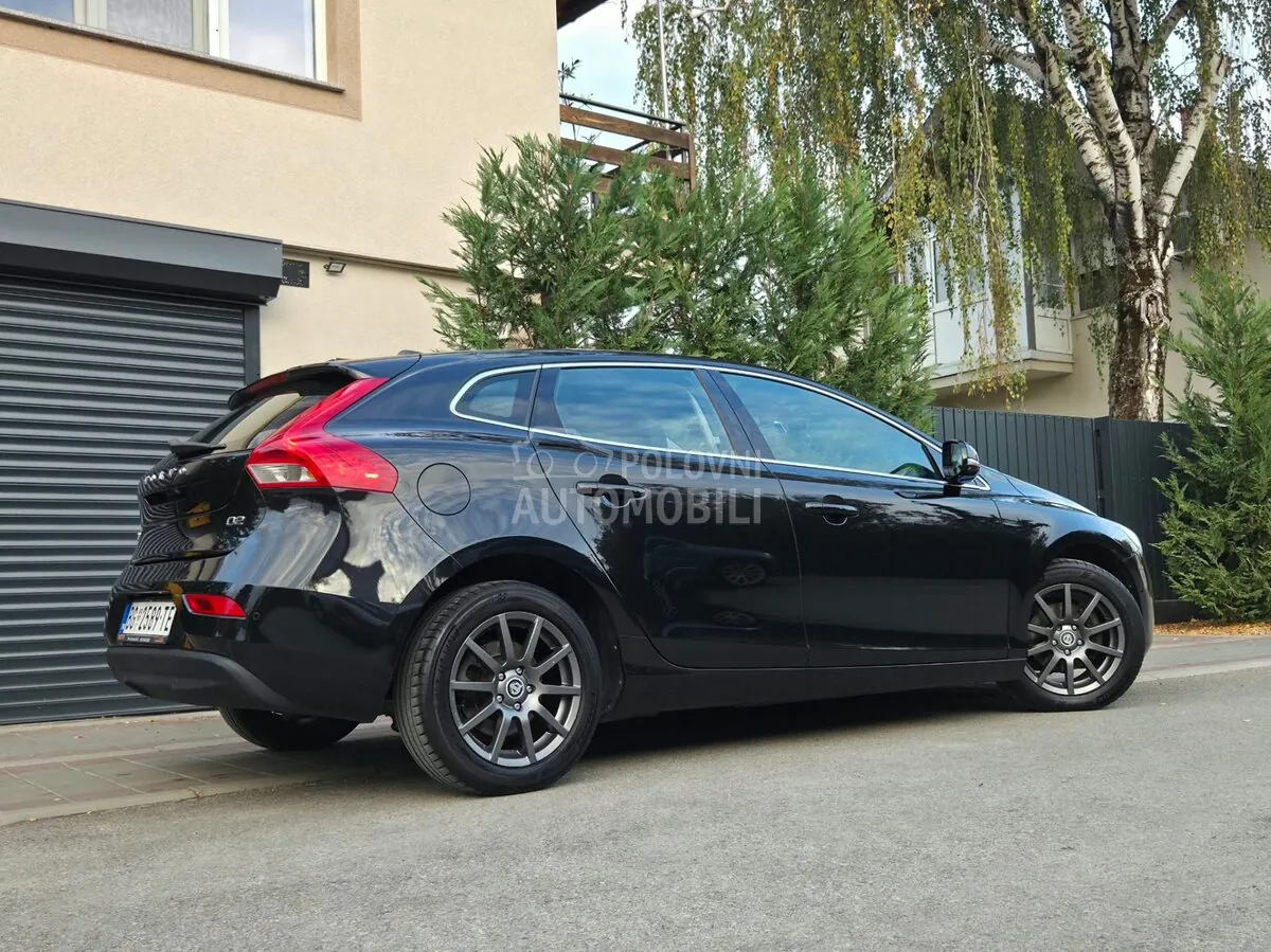 Volvo V40 2013 photo 2