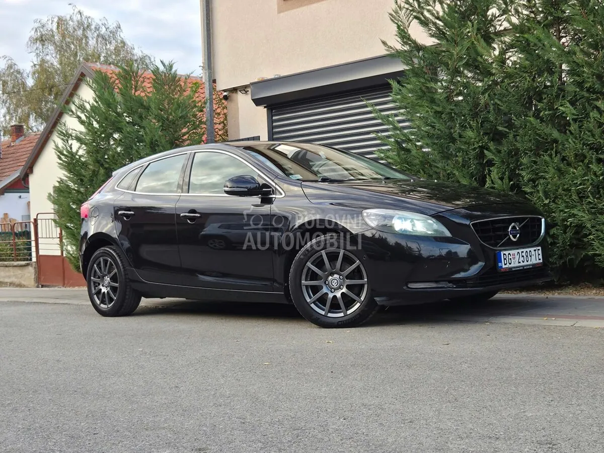 Volvo V40
