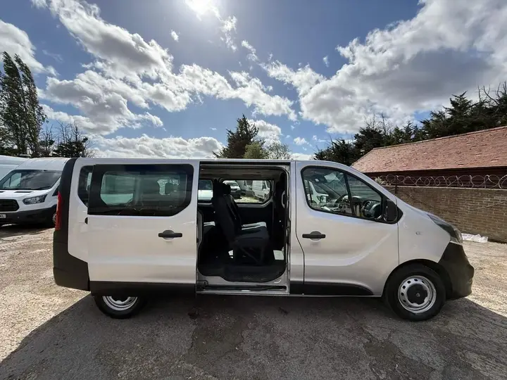 Vauxhall Vivaro 2017 photo 3