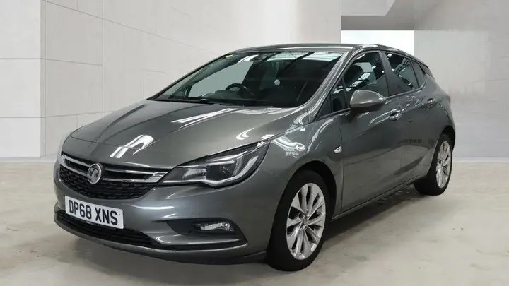 Vauxhall Astra 2018 photo 2