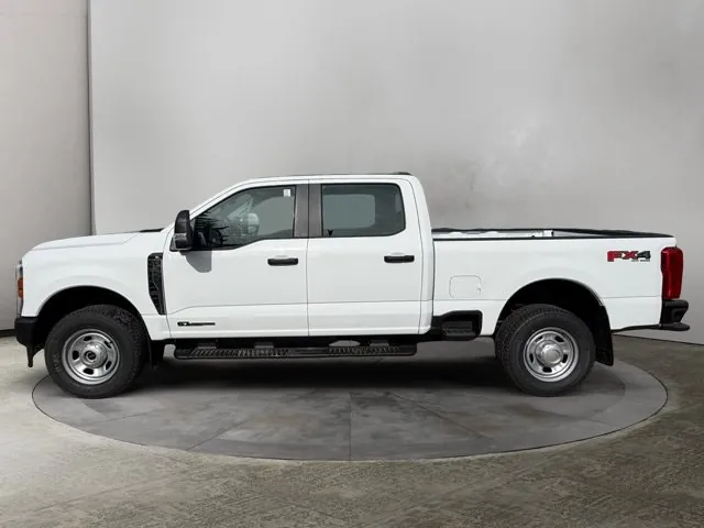 Ford Super Duty F-350 2026 photo 2