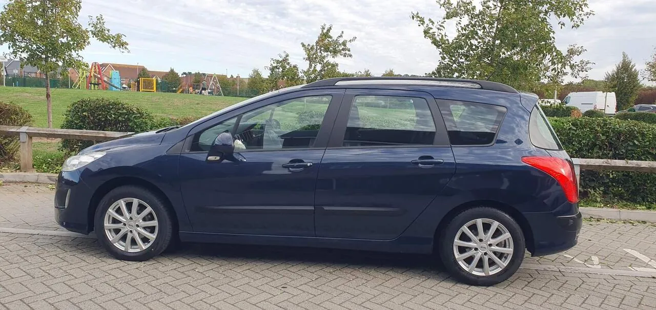 Peugeot 308 2010 photo 2