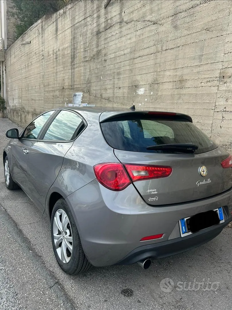 Alfa Romeo Giulietta 2015 photo 4
