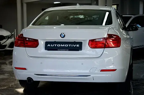 BMW 318D 2013 photo 5