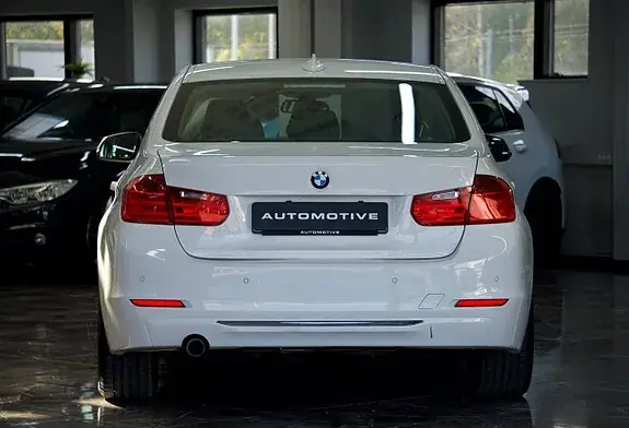 BMW 318D 2013 photo 3