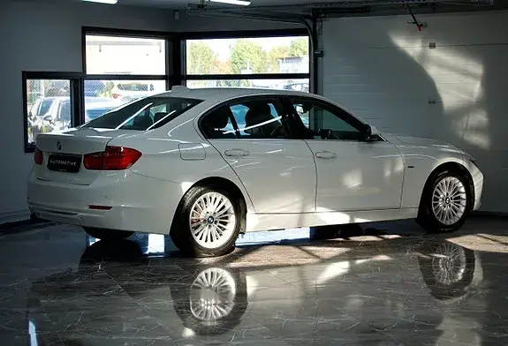 BMW 318D 2013 photo 4