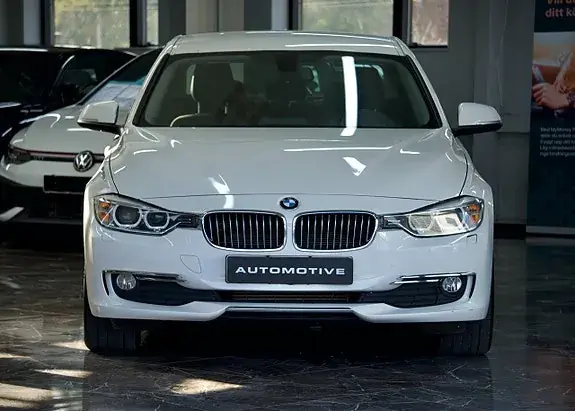 BMW 318D 2013 photo 2