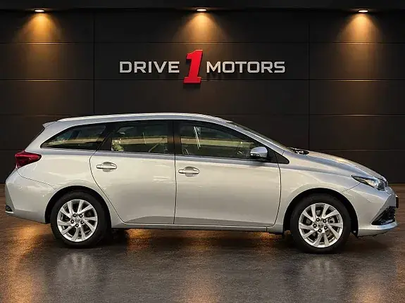 Toyota Auris 2017 photo 4