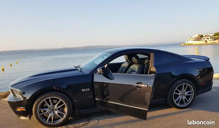 Ford Mustang 2011 photo 2