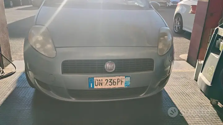 Fiat Grande Punto 2008 photo 2