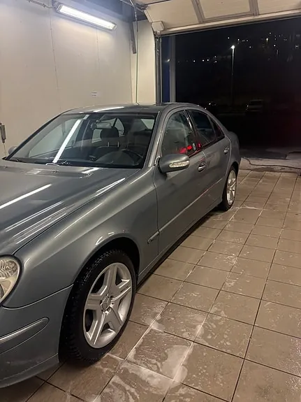 Mercedes-Benz E200 D 2005 photo 4