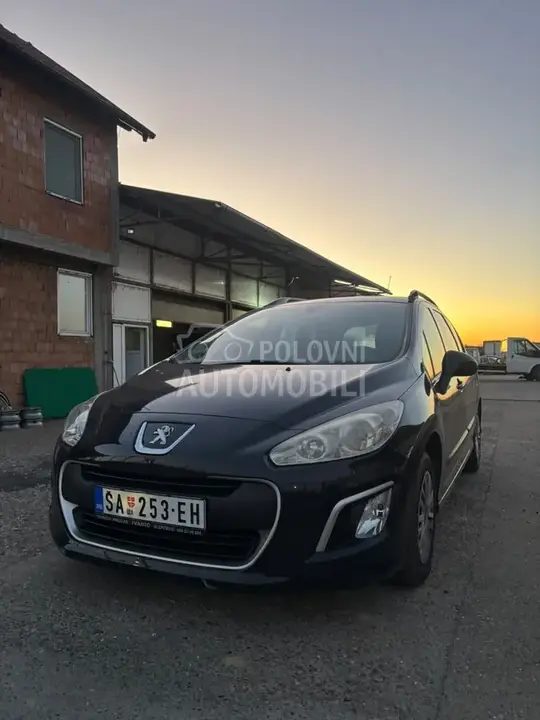 Peugeot 308 2012 photo 2