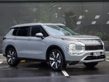 Mitsubishi Outlander 2025 photo 2