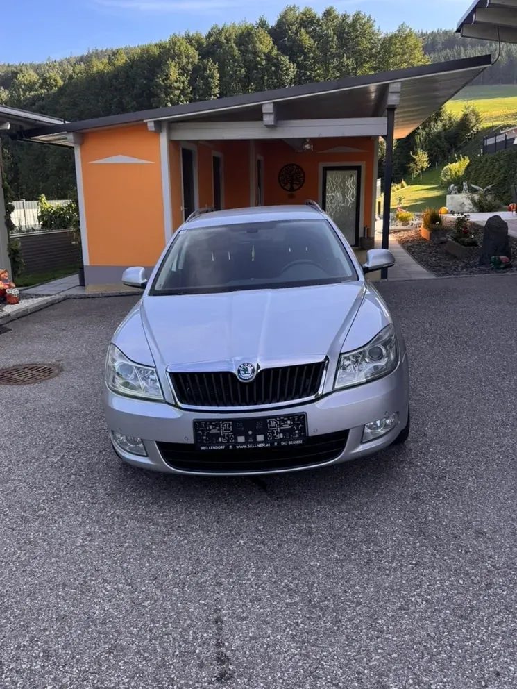 Skoda Octavia 2013 photo 2