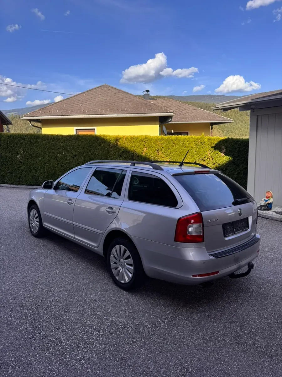 Skoda Octavia 2013 photo 3