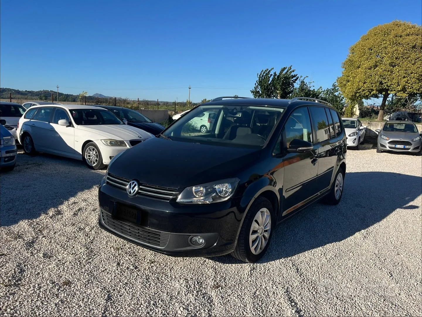 Volkswagen Touran 2014 photo 2