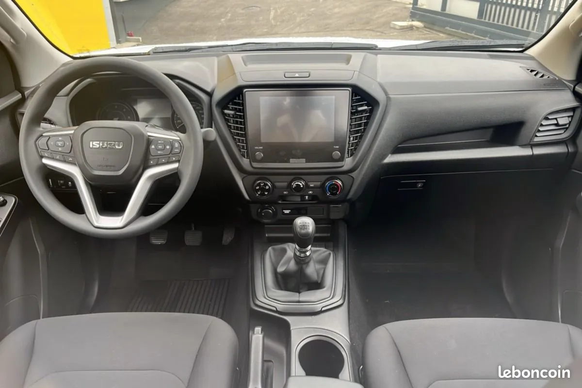 Isuzu D-Max 2026 photo 3