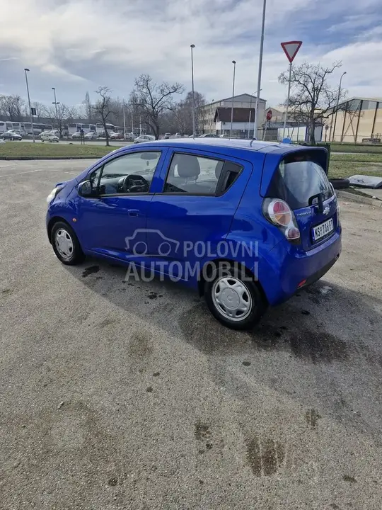 Chevrolet Spark 2010 photo 2