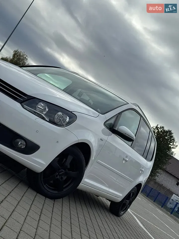 Volkswagen Touran 2013 photo 4
