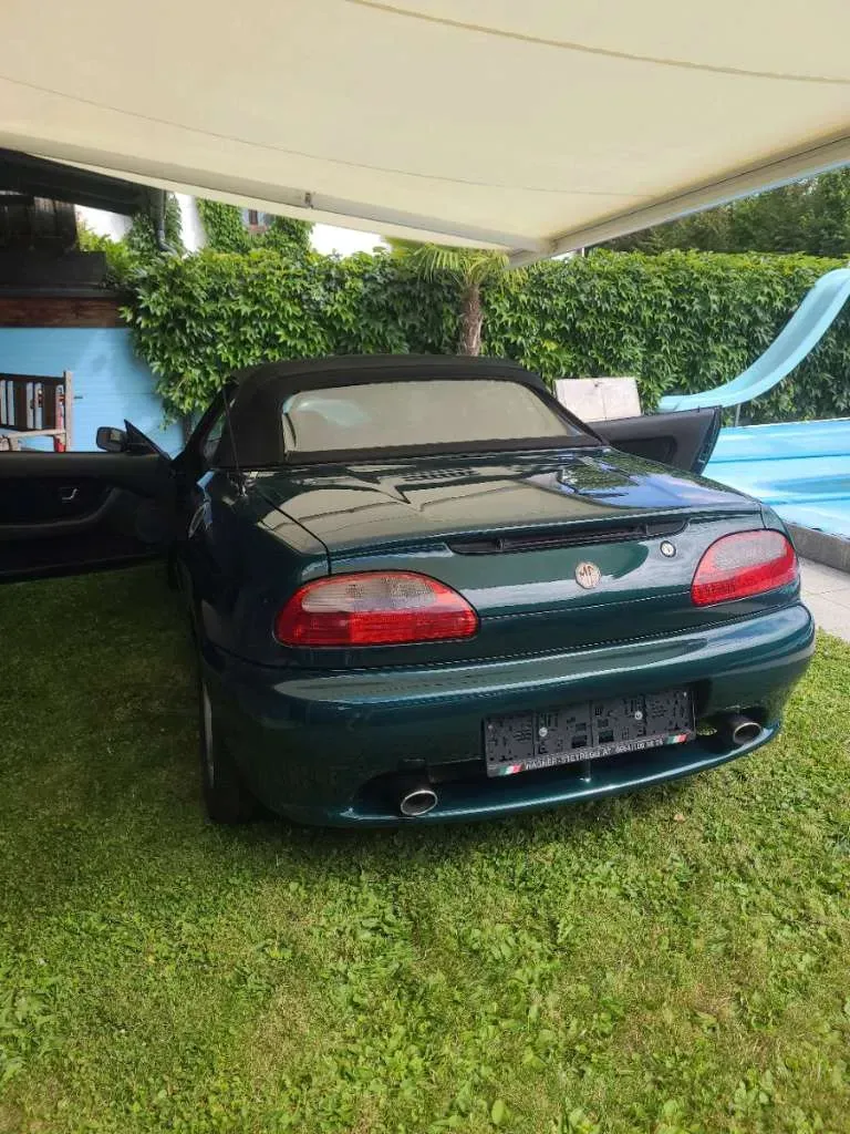 MG Mg F 1996 photo 3